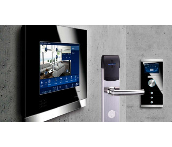 Установка видеодомофона с замком